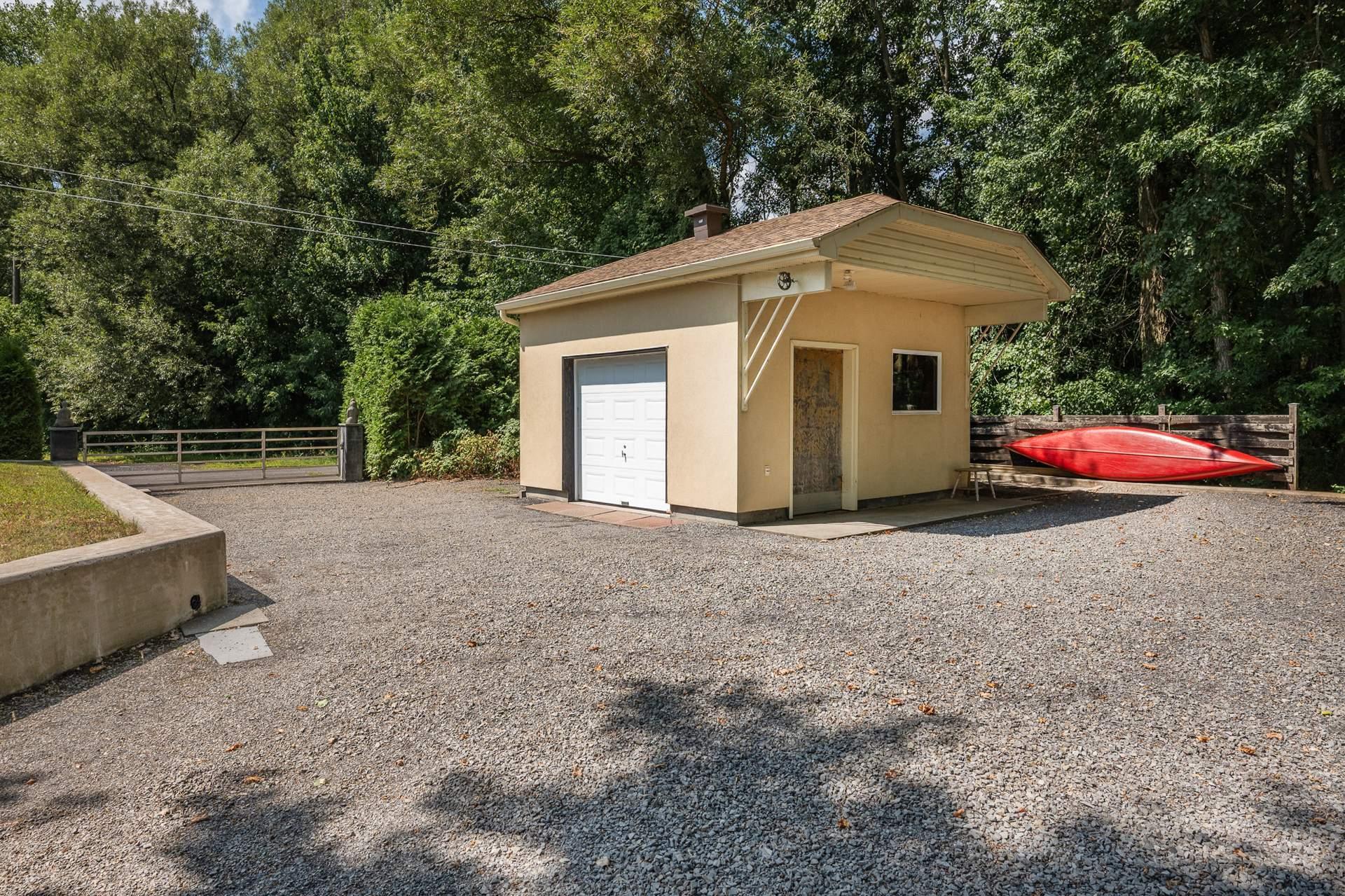 









275


1re Rue

,
Saint-Blaise-sur-Richelieu,




QC
J0J1W0

