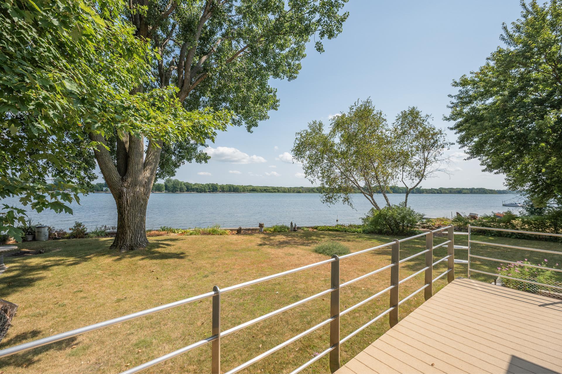 









275


1re Rue

,
Saint-Blaise-sur-Richelieu,




QC
J0J1W0

