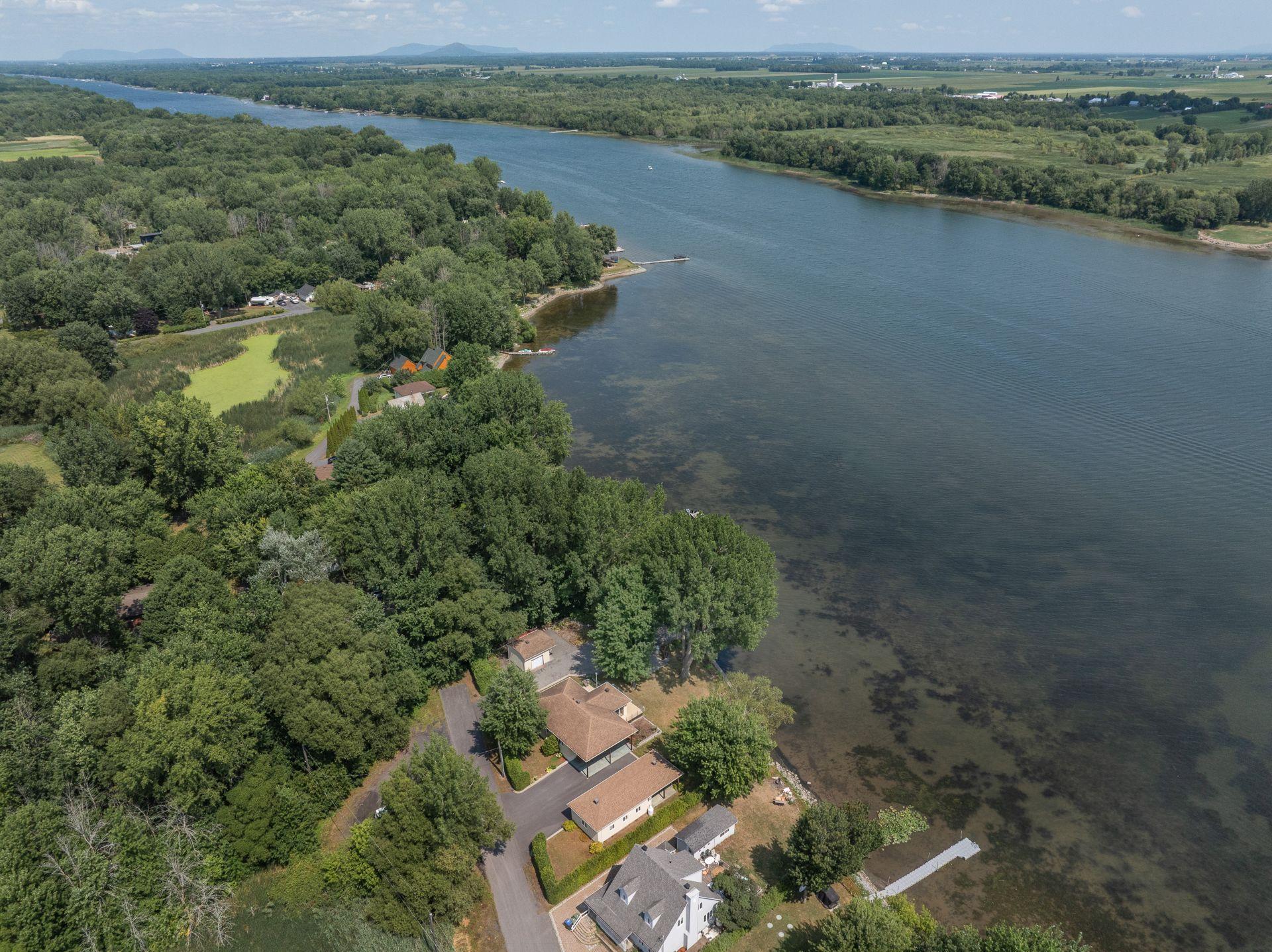 









275


1re Rue

,
Saint-Blaise-sur-Richelieu,




QC
J0J1W0

