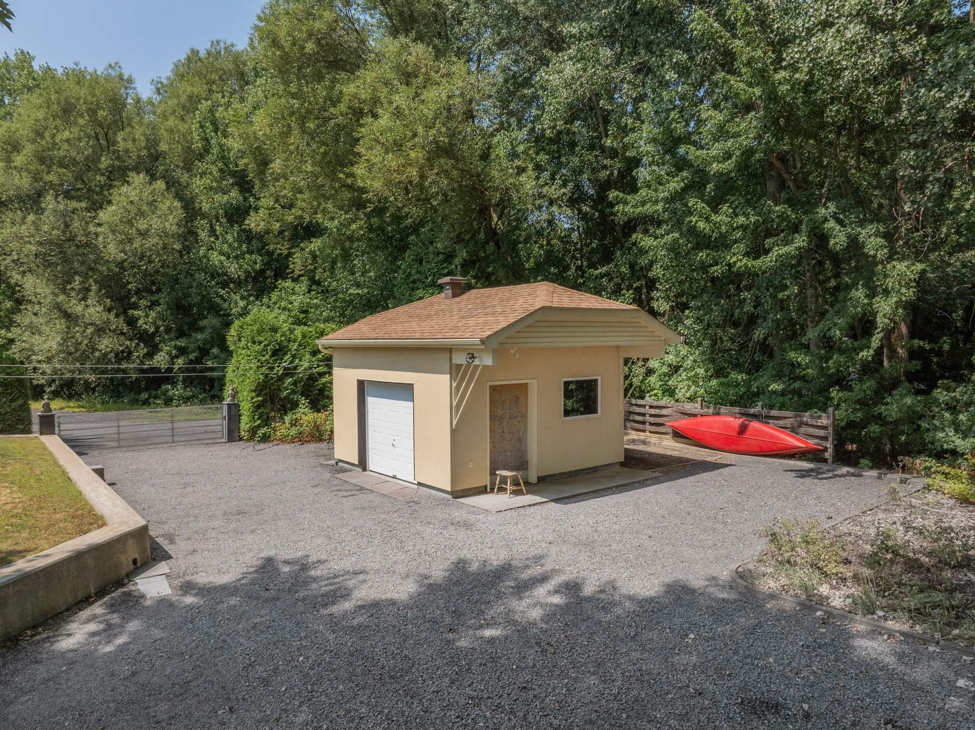 









275


1re Rue

,
Saint-Blaise-sur-Richelieu,




QC
J0J1W0

