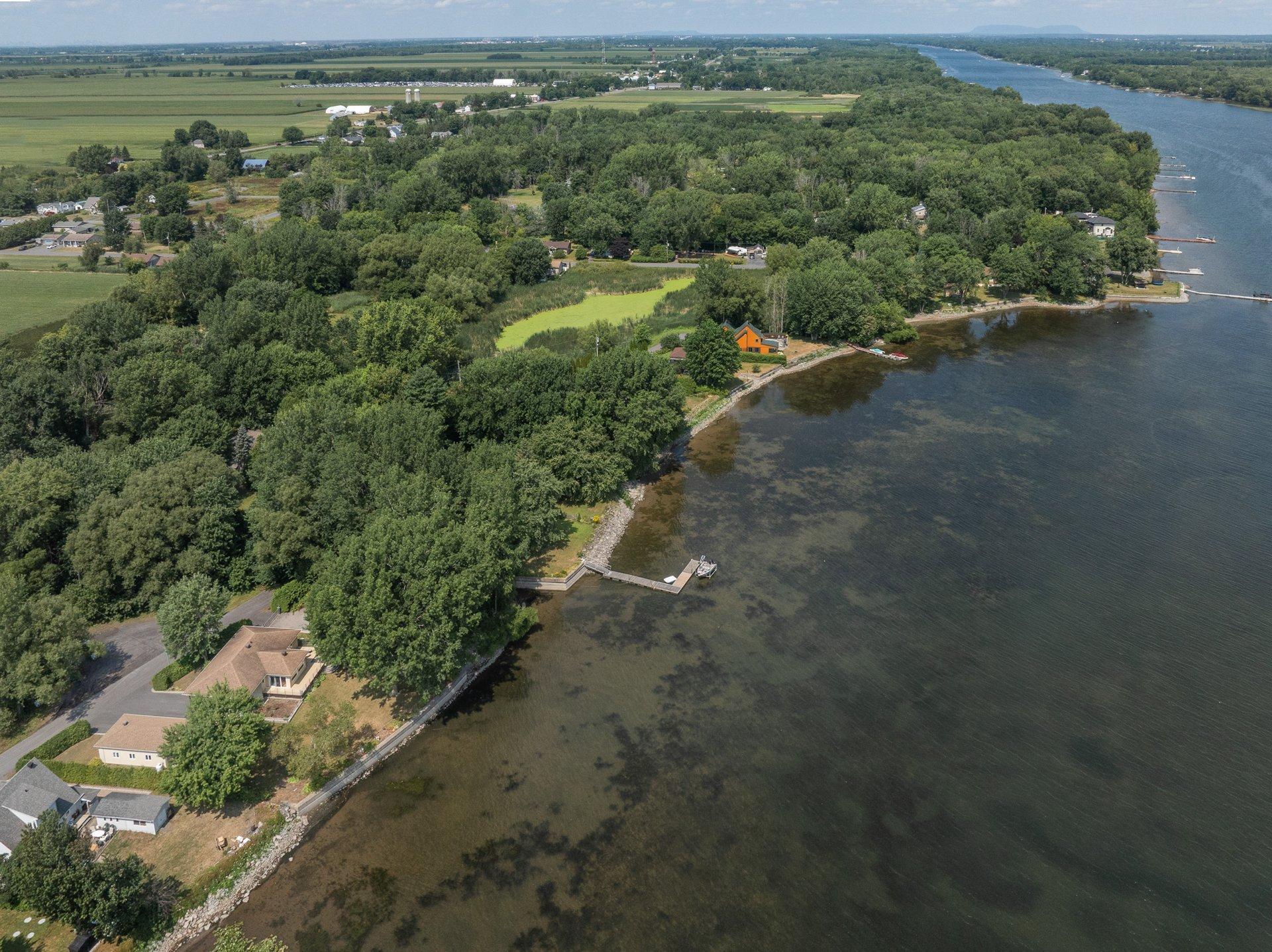 









275


1re Rue

,
Saint-Blaise-sur-Richelieu,




QC
J0J1W0

