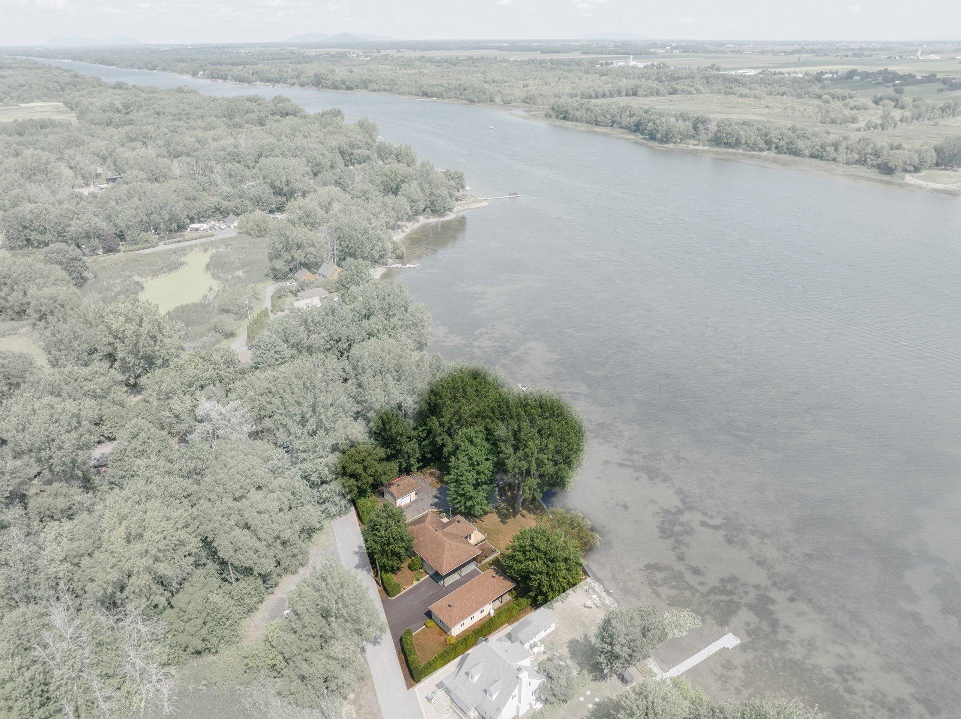 









275


1re Rue

,
Saint-Blaise-sur-Richelieu,




QC
J0J1W0

