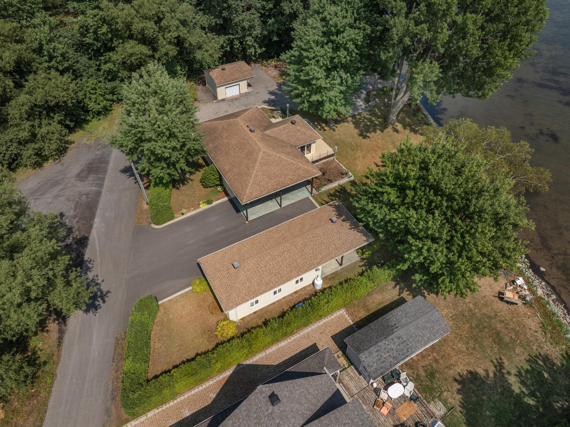 









275


1re Rue

,
Saint-Blaise-sur-Richelieu,




QC
J0J1W0

