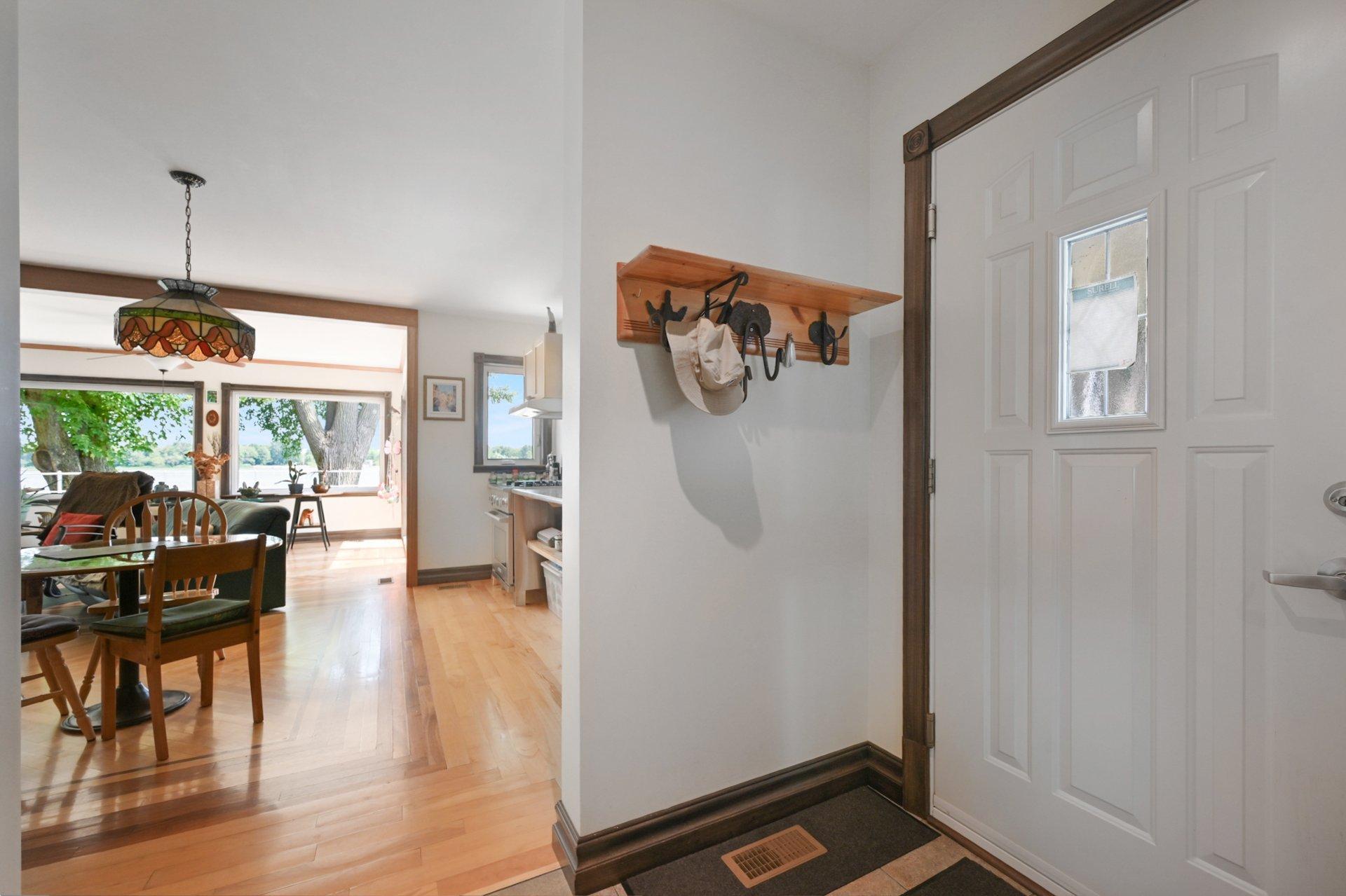 









275


1re Rue

,
Saint-Blaise-sur-Richelieu,




QC
J0J1W0

