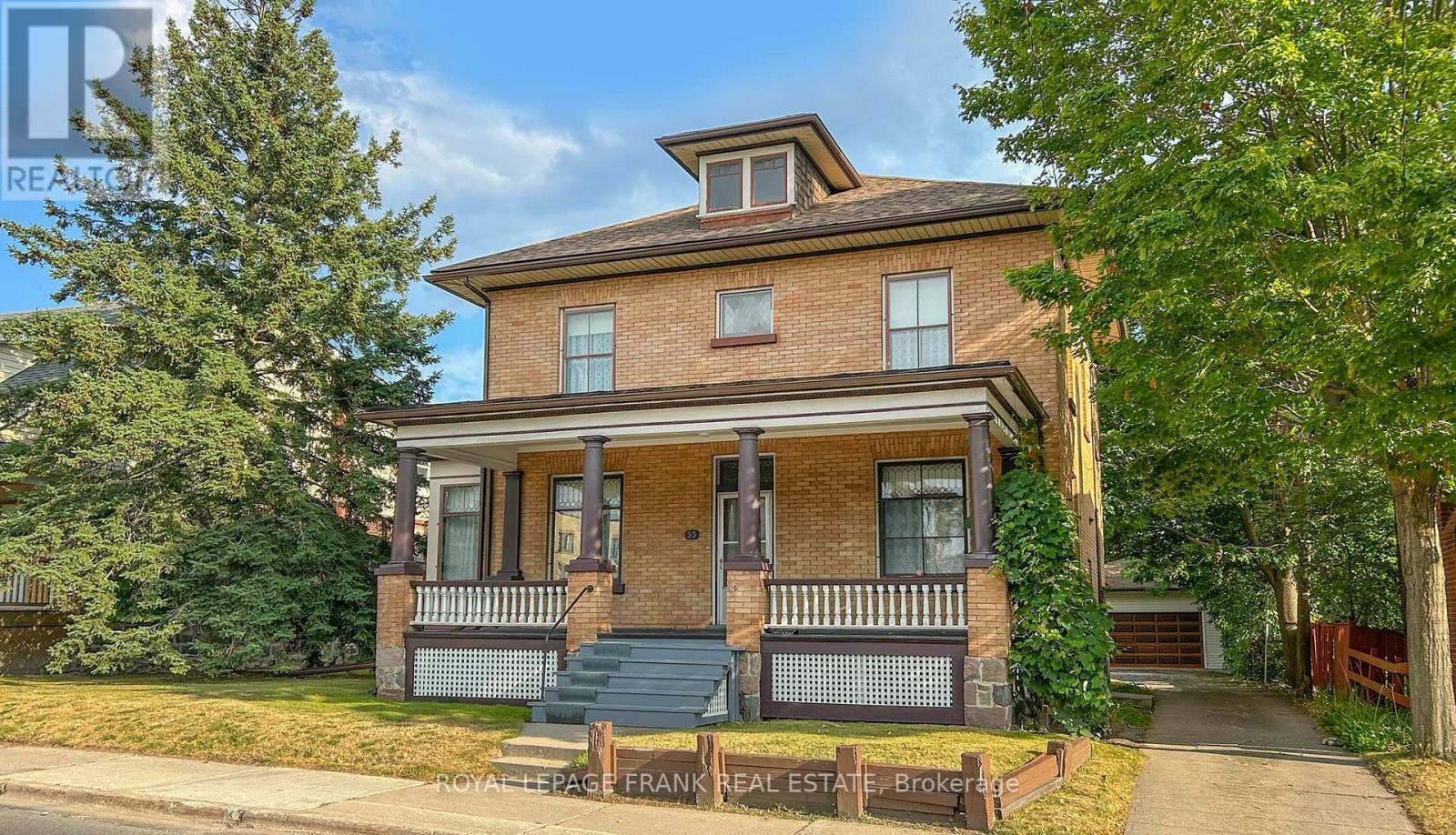 












33 FAIRBANKS STREET

,
Oshawa (Central),




Ontario
L1H2L7


