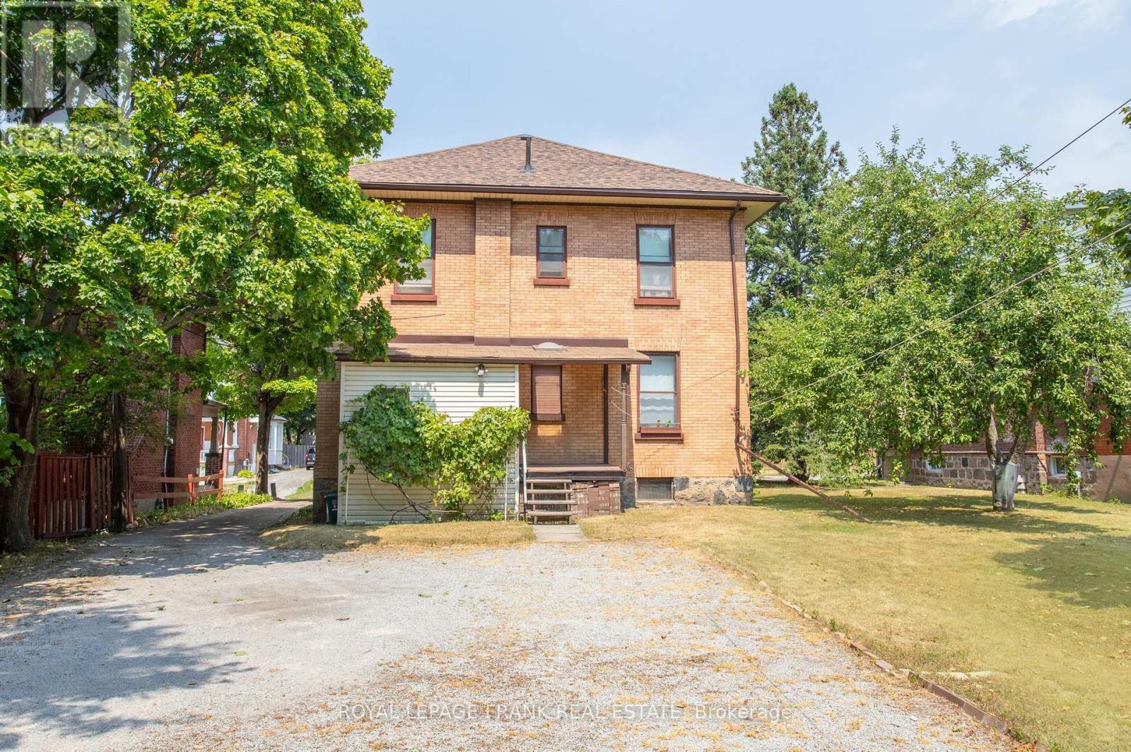 












33 FAIRBANKS STREET

,
Oshawa (Central),




Ontario
L1H2L7

