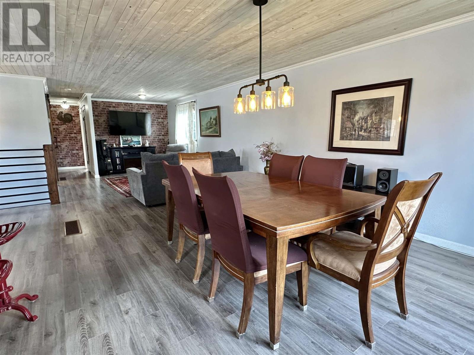 












37 Ste. Camillus CRES

,
Elliot Lake,




Ontario
P5A3J8

