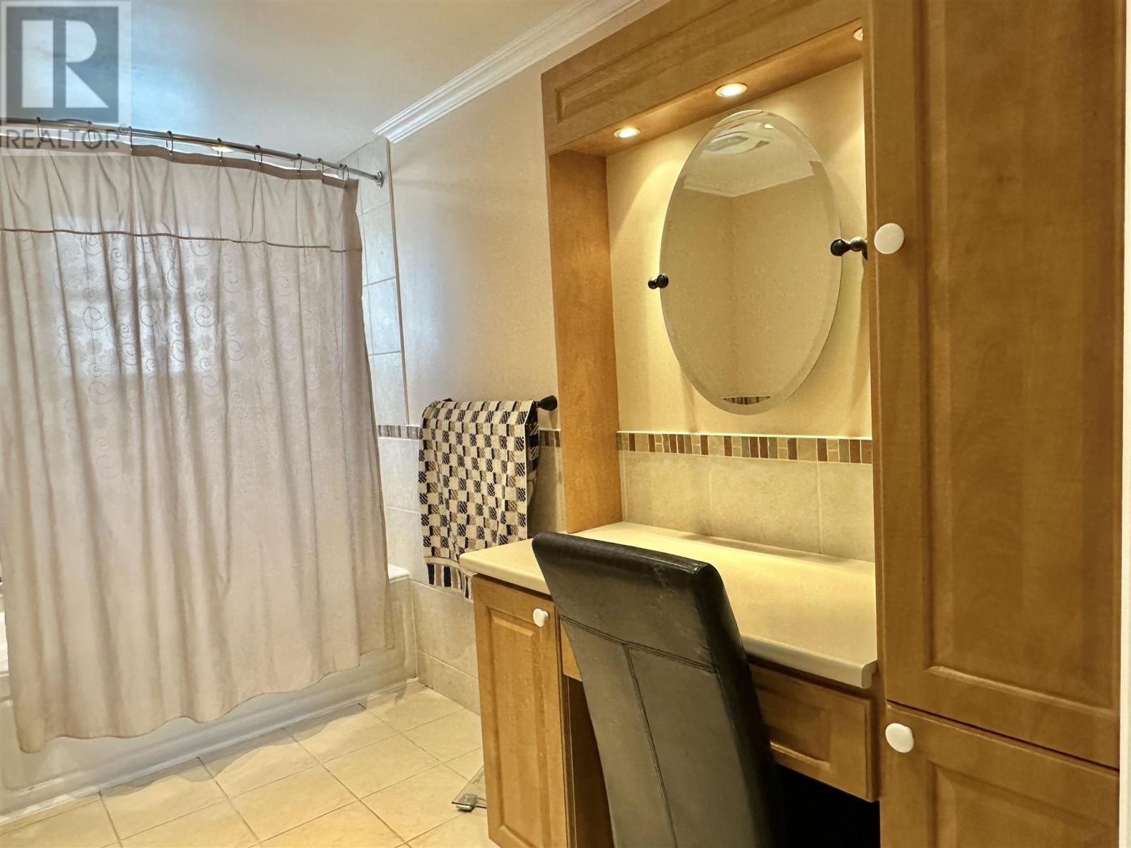 












37 Ste. Camillus CRES

,
Elliot Lake,




Ontario
P5A3J8

