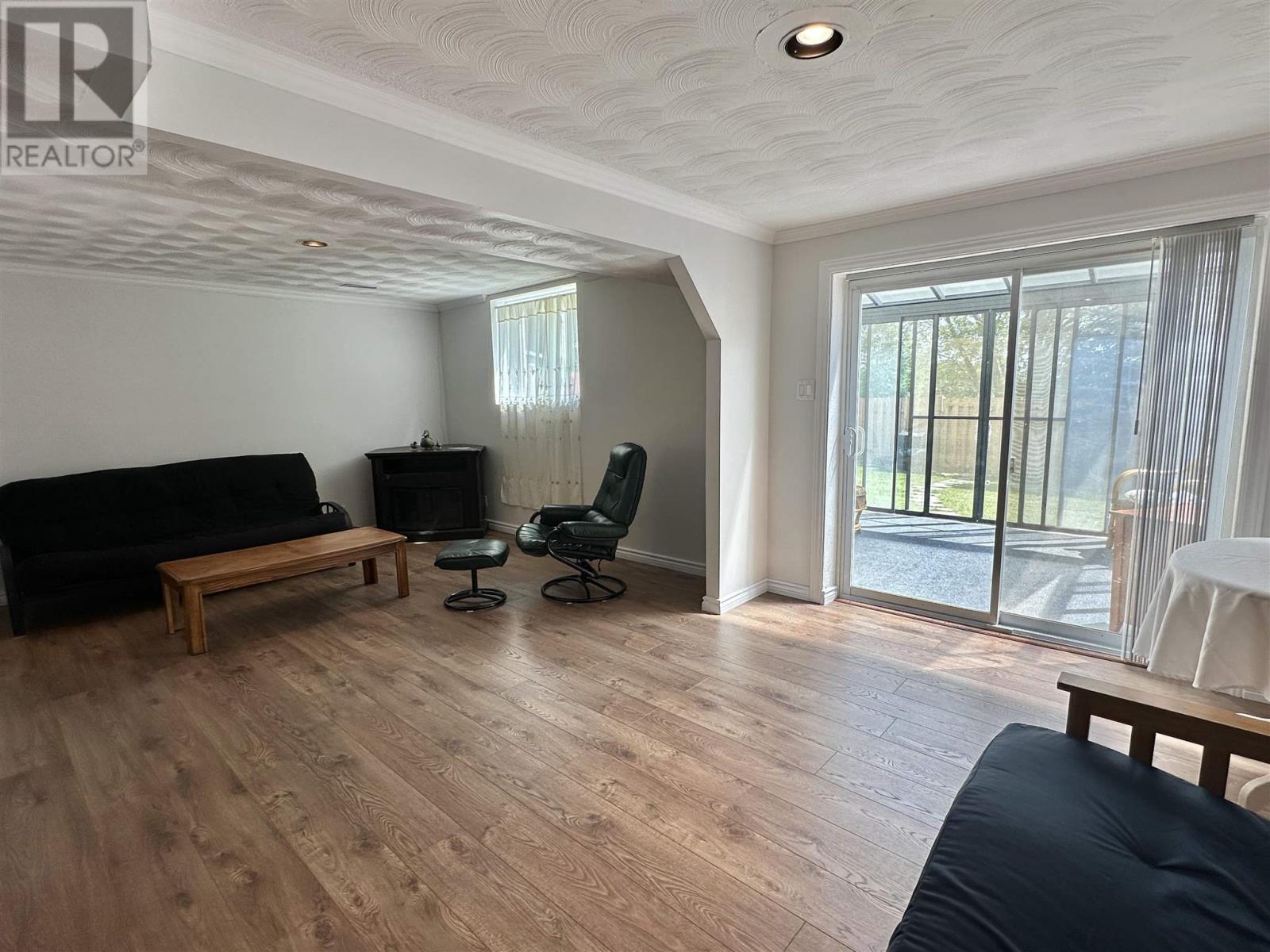 












37 Ste. Camillus CRES

,
Elliot Lake,




Ontario
P5A3J8

