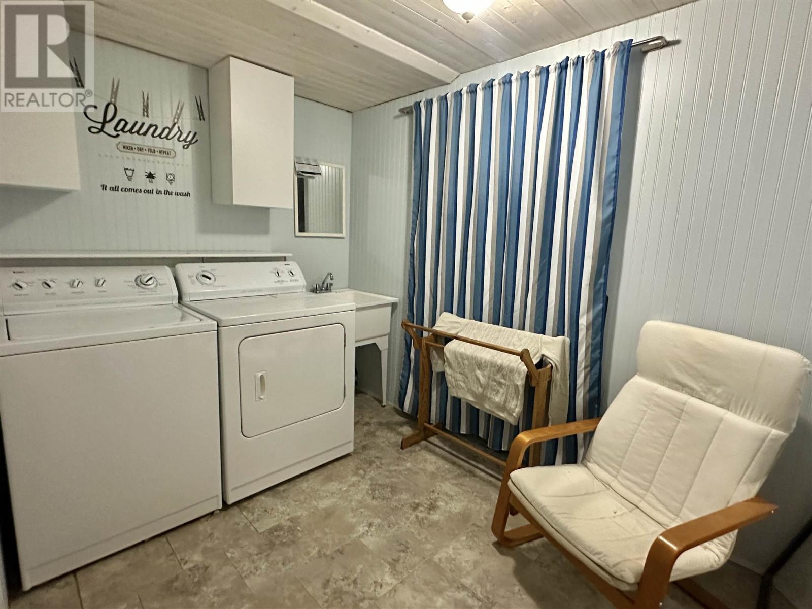 












37 Ste. Camillus CRES

,
Elliot Lake,




Ontario
P5A3J8

