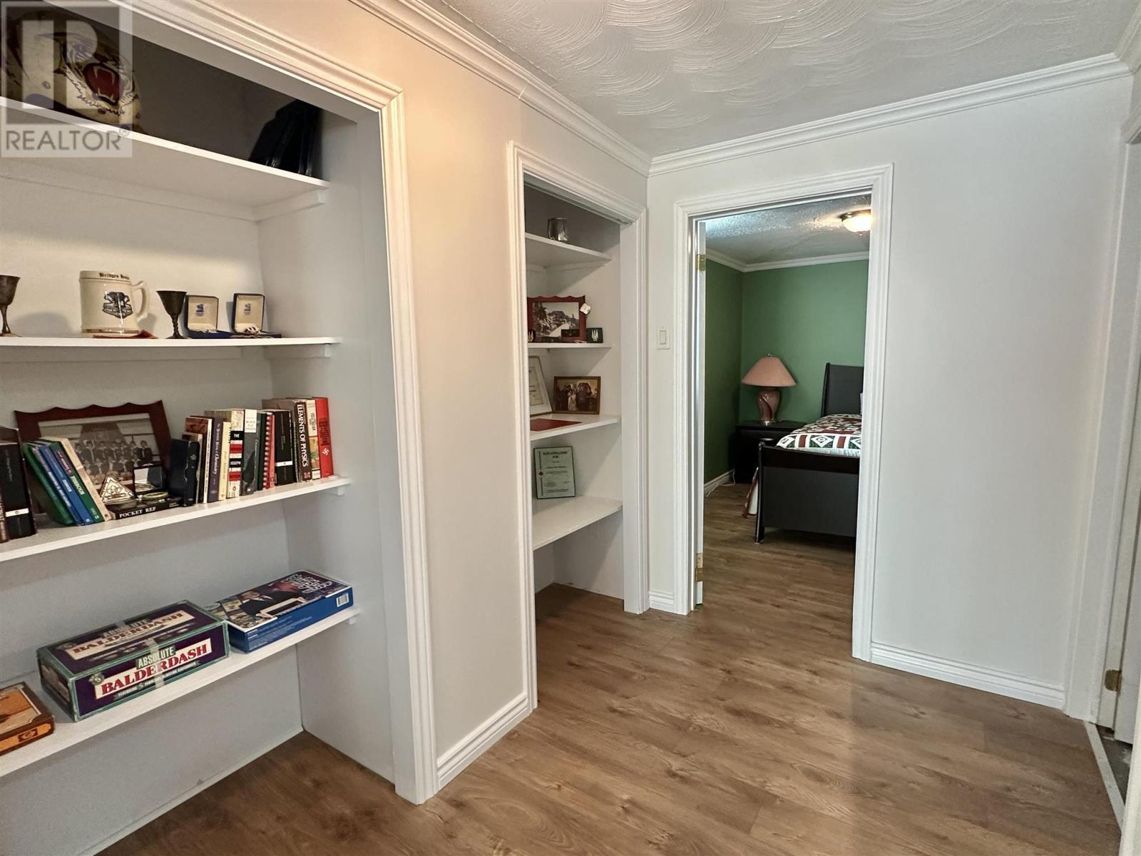 












37 Ste. Camillus CRES

,
Elliot Lake,




Ontario
P5A3J8

