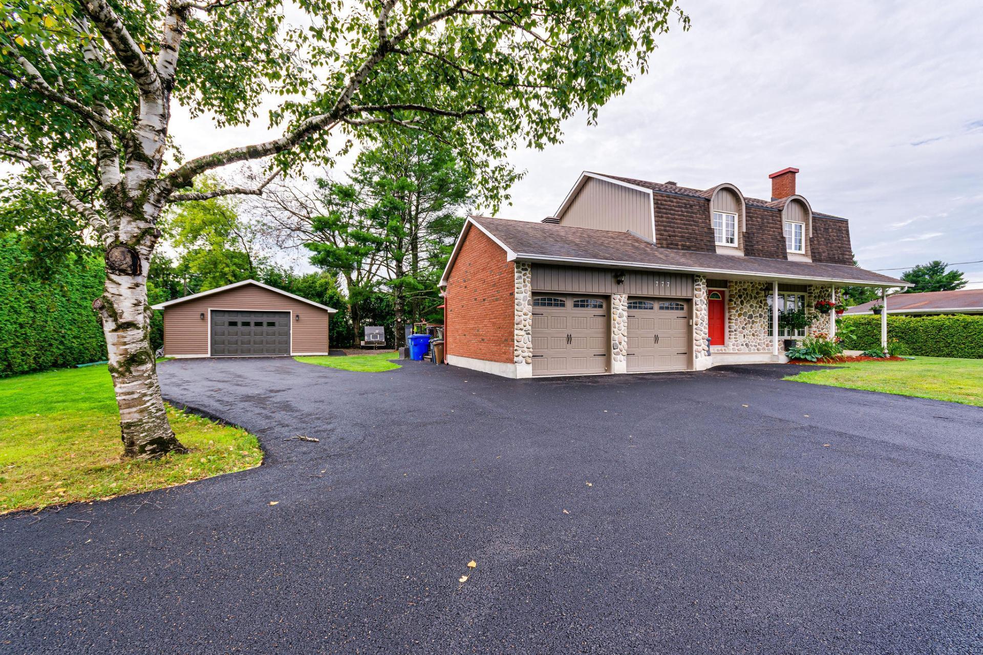 









777


Boul. Lorrain

,
Gatineau (Gatineau),




QC
J8R3E6

