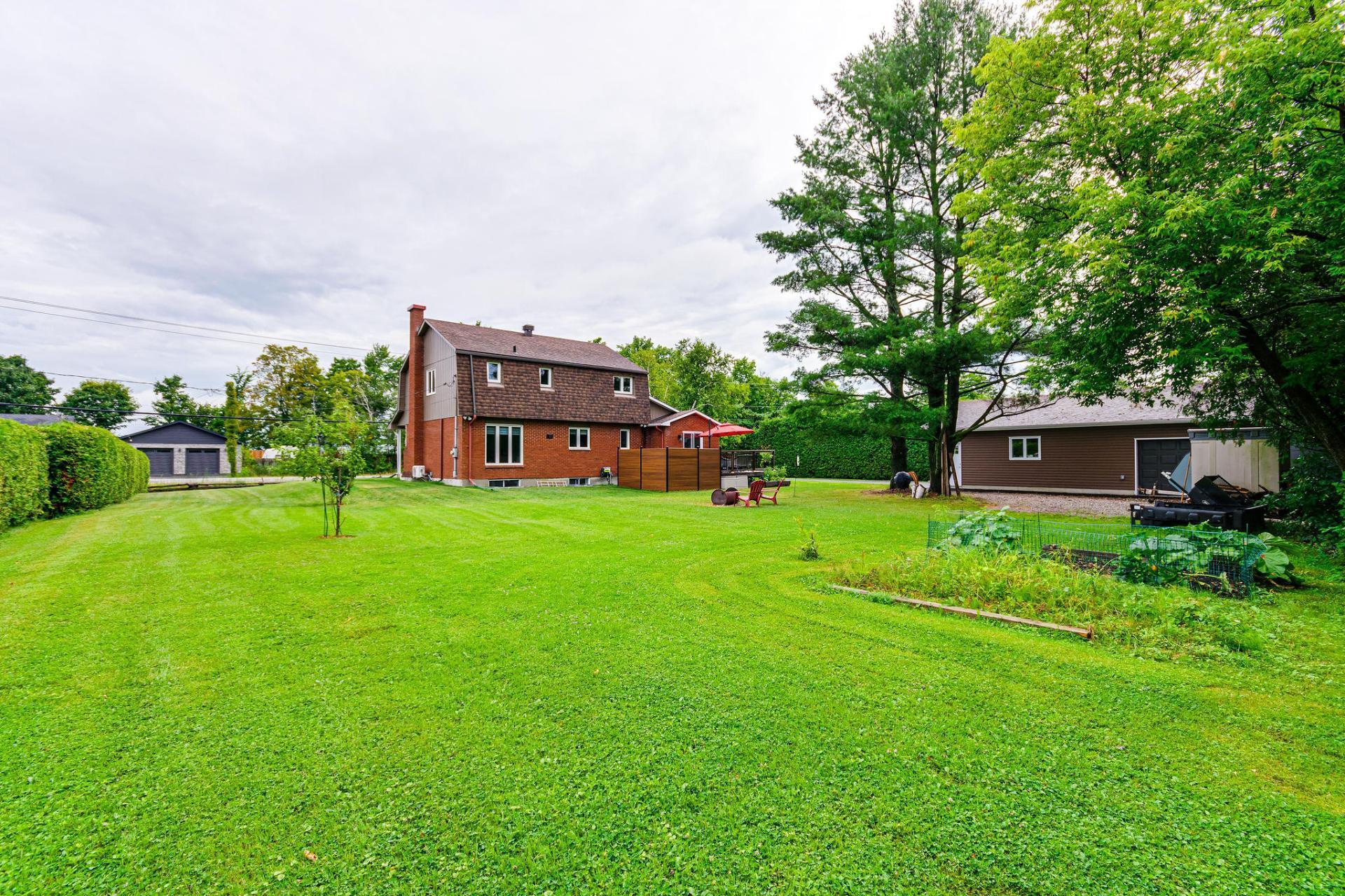 









777


Boul. Lorrain

,
Gatineau (Gatineau),




QC
J8R3E6

