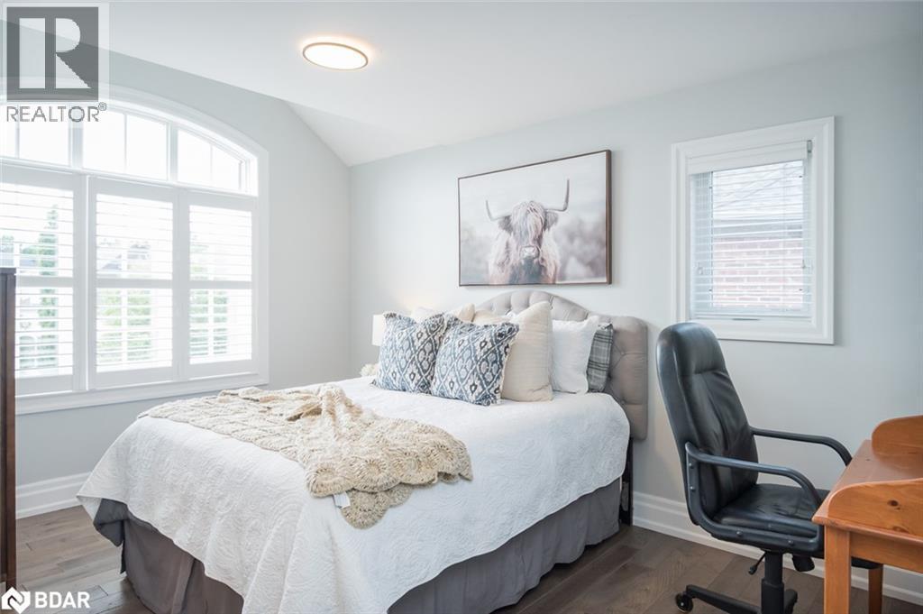 












20 VIEW POINT Circle

,
Georgetown,




Ontario
L7G6P2


