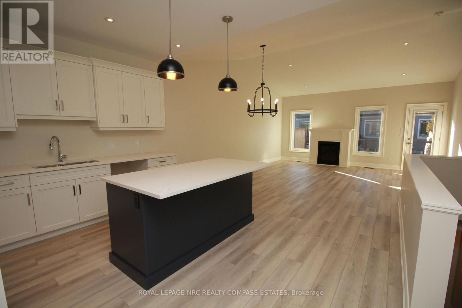












6 PEACHTREE LANE

,
Niagara-on-the-Lake (Virgil),




Ontario
L0S1T0

