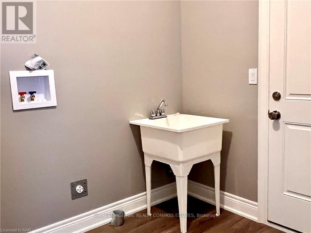 












82 HOMESTEAD DRIVE

,
Niagara-on-the-Lake (Virgil),




Ontario
L0S1T0

