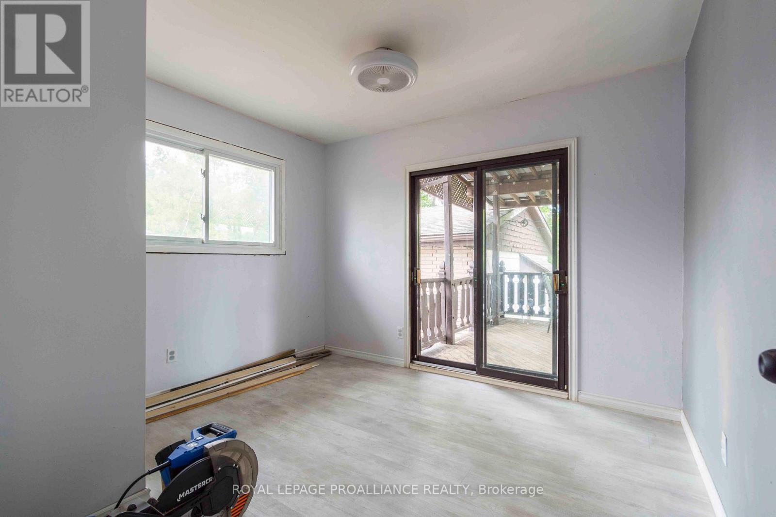 












22 CONNOLLY AVENUE

,
Quinte West (Trenton Ward),




Ontario
K8V5T4

