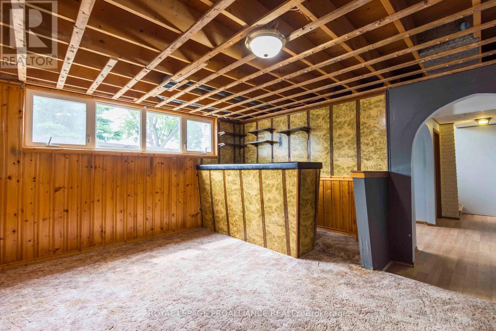 












22 CONNOLLY AVENUE

,
Quinte West (Trenton Ward),




Ontario
K8V5T4

