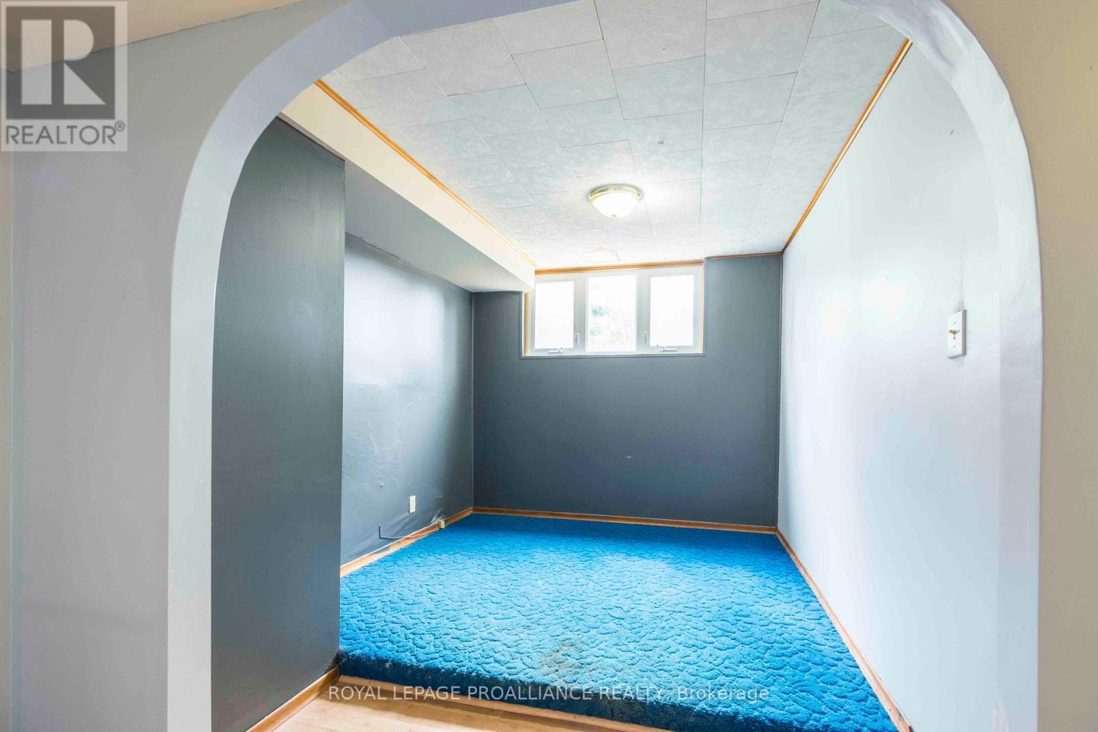 












22 CONNOLLY AVENUE

,
Quinte West (Trenton Ward),




Ontario
K8V5T4

