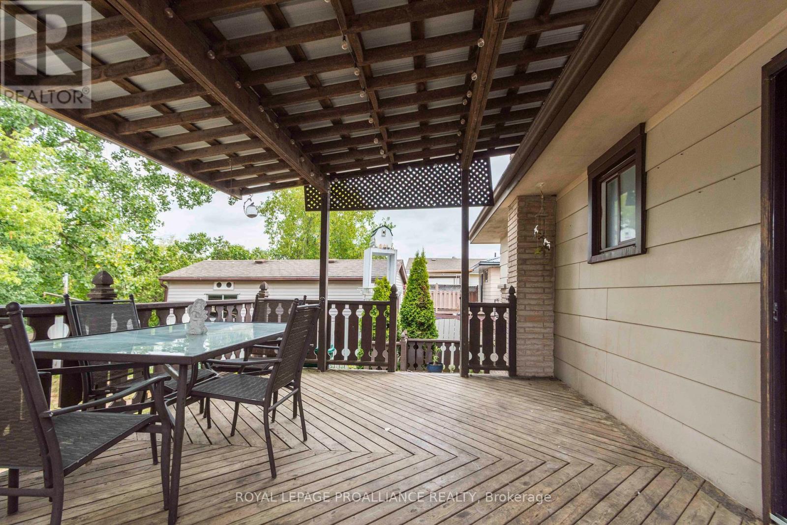 












22 CONNOLLY AVENUE

,
Quinte West (Trenton Ward),




Ontario
K8V5T4

