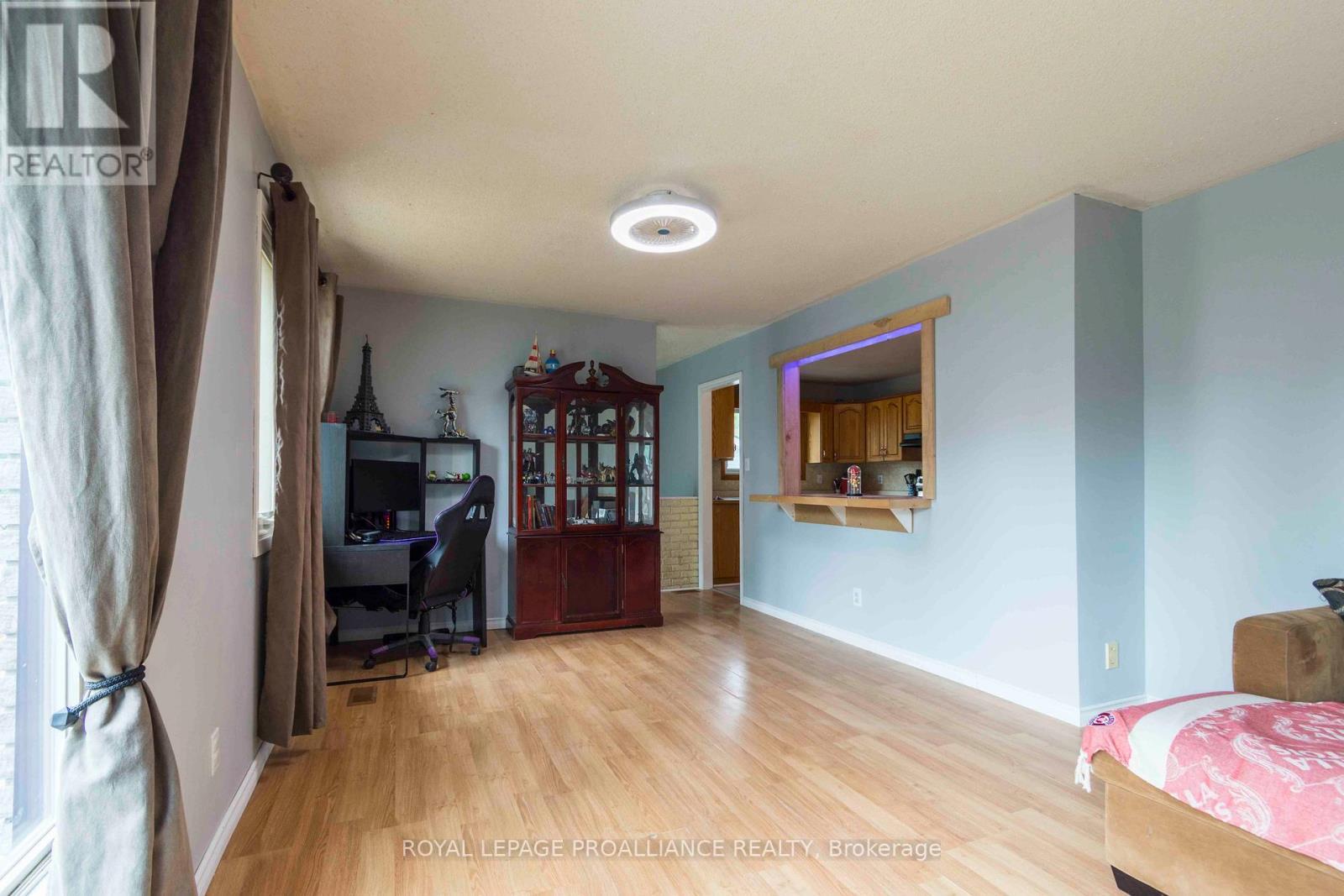 












22 CONNOLLY AVENUE

,
Quinte West (Trenton Ward),




Ontario
K8V5T4

