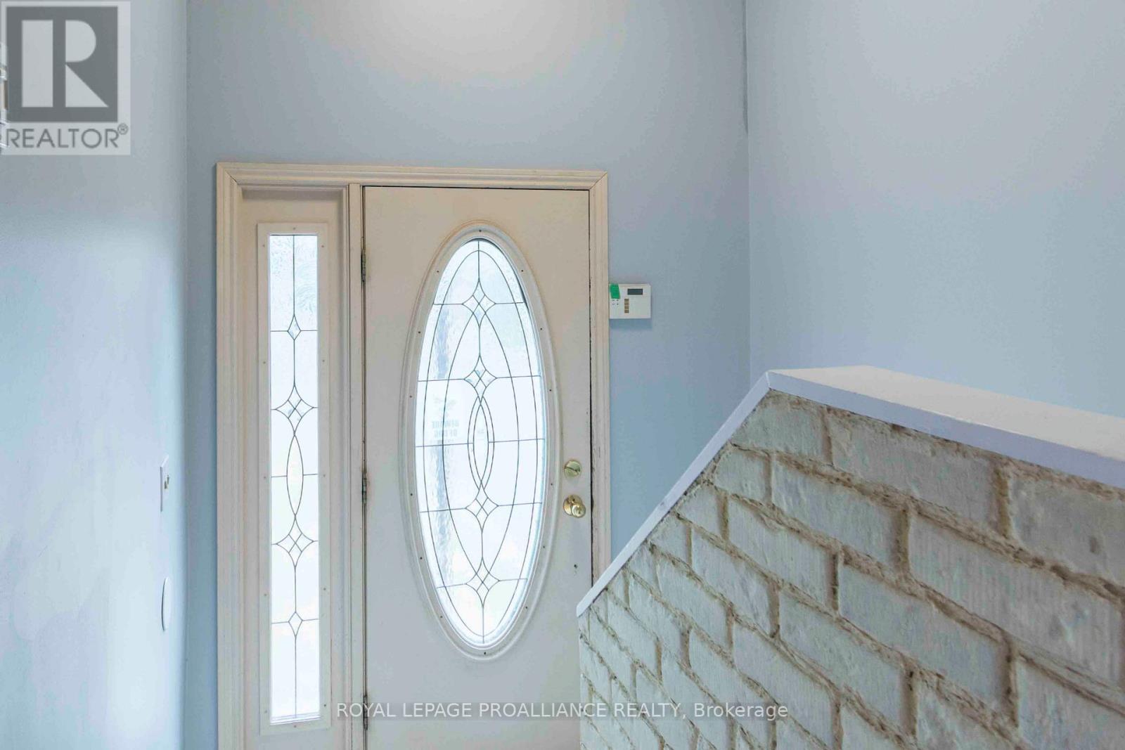 












22 CONNOLLY AVENUE

,
Quinte West (Trenton Ward),




Ontario
K8V5T4

