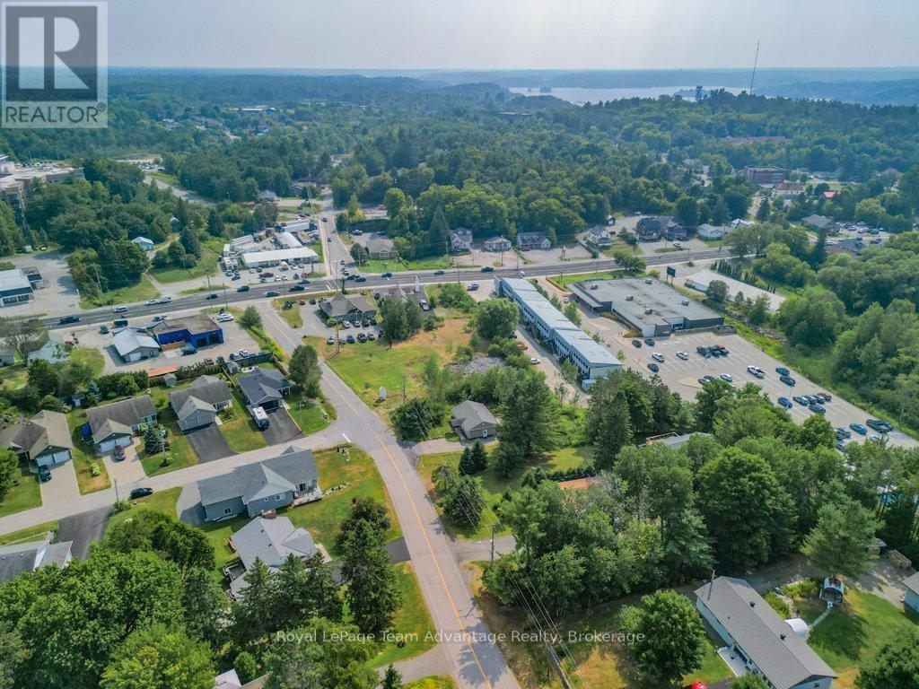 












8 EDWARD STREET

,
Parry Sound,




Ontario
P2A2W4

