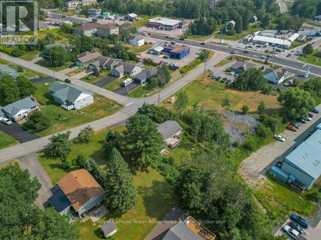 












8 EDWARD STREET

,
Parry Sound,




Ontario
P2A2W4

