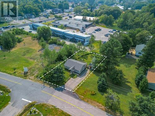 Aerial with Approximate Lot Line