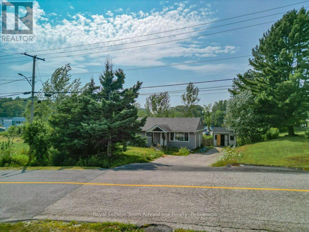 












8 EDWARD STREET

,
Parry Sound,




Ontario
P2A2W4

