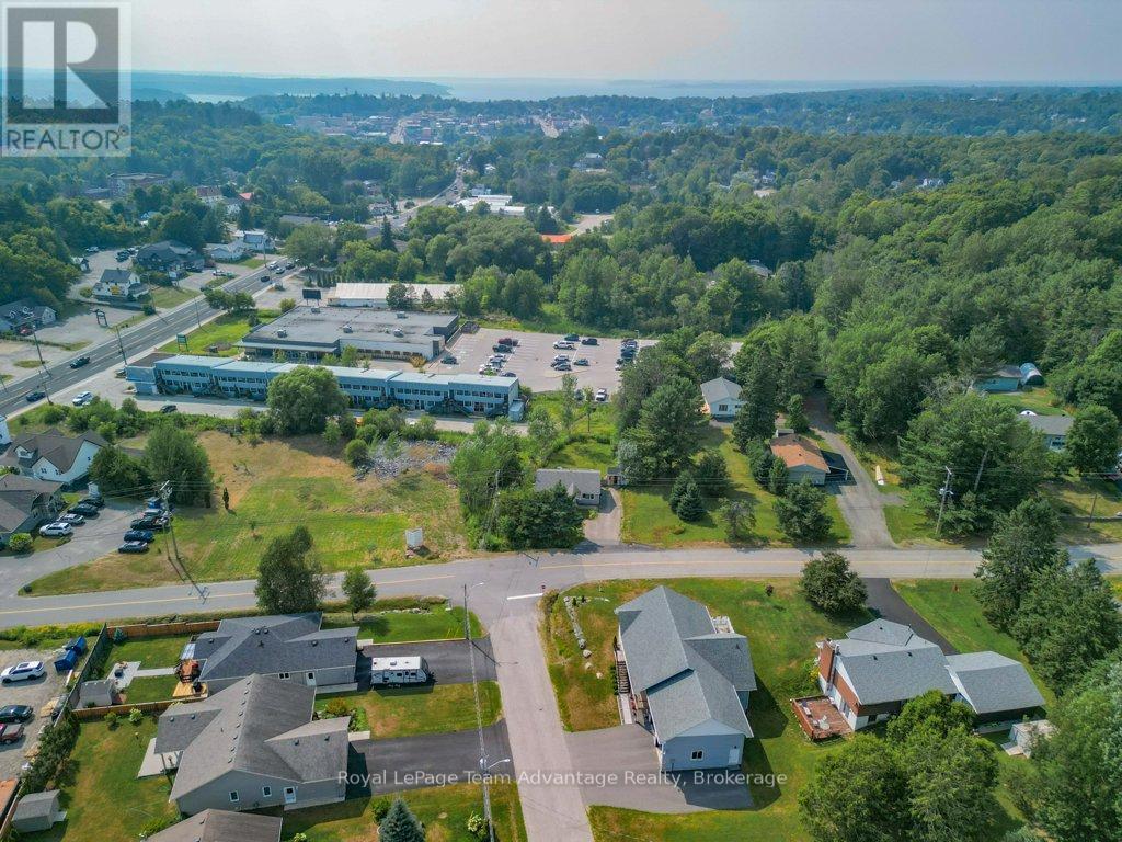 












8 EDWARD STREET

,
Parry Sound,




Ontario
P2A2W4

