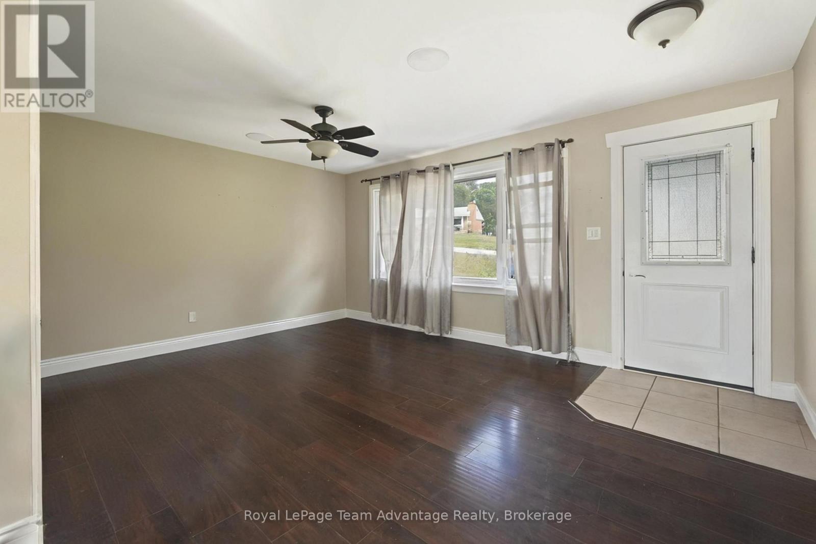 












8 EDWARD STREET

,
Parry Sound,




Ontario
P2A2W4

