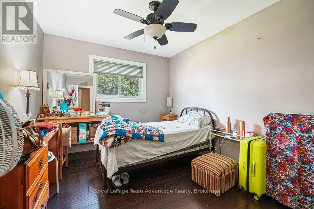 












8 EDWARD STREET

,
Parry Sound,




Ontario
P2A2W4

