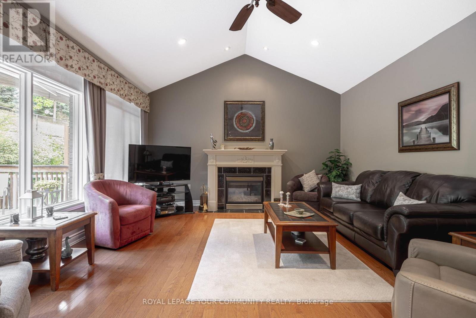 












17 - 50 RENAISSANCE POINT

,
New Tecumseth,




Ontario
L9R2H7

