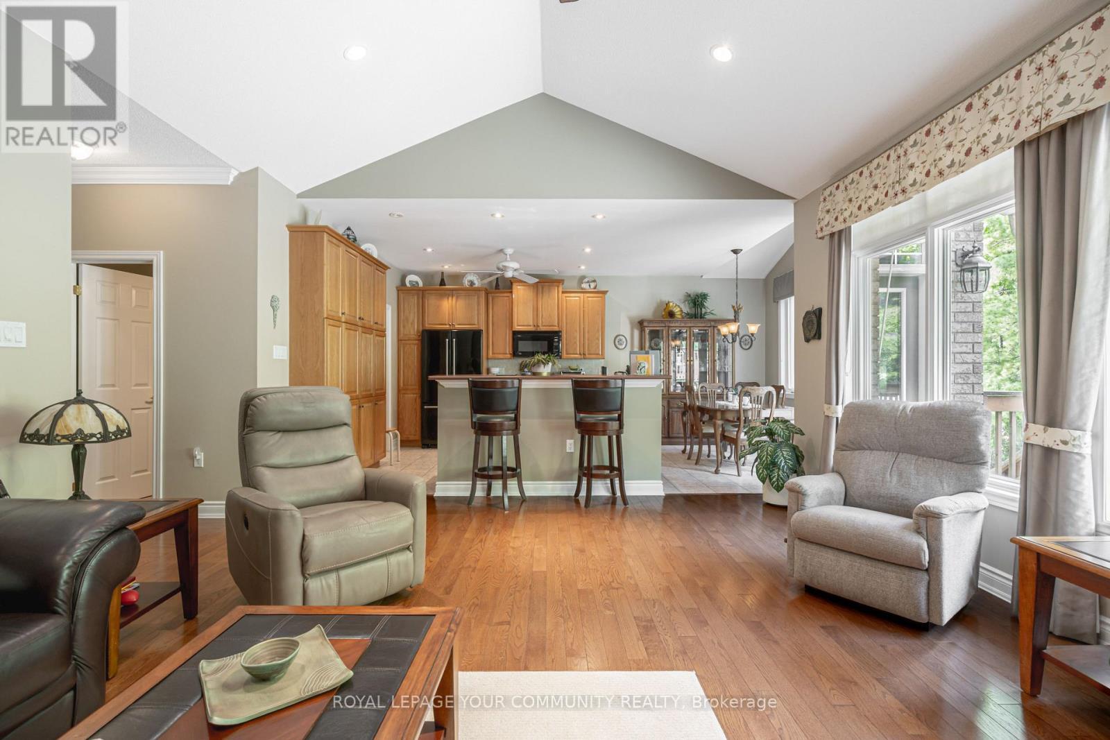 












17 - 50 RENAISSANCE POINT

,
New Tecumseth,




Ontario
L9R2H7

