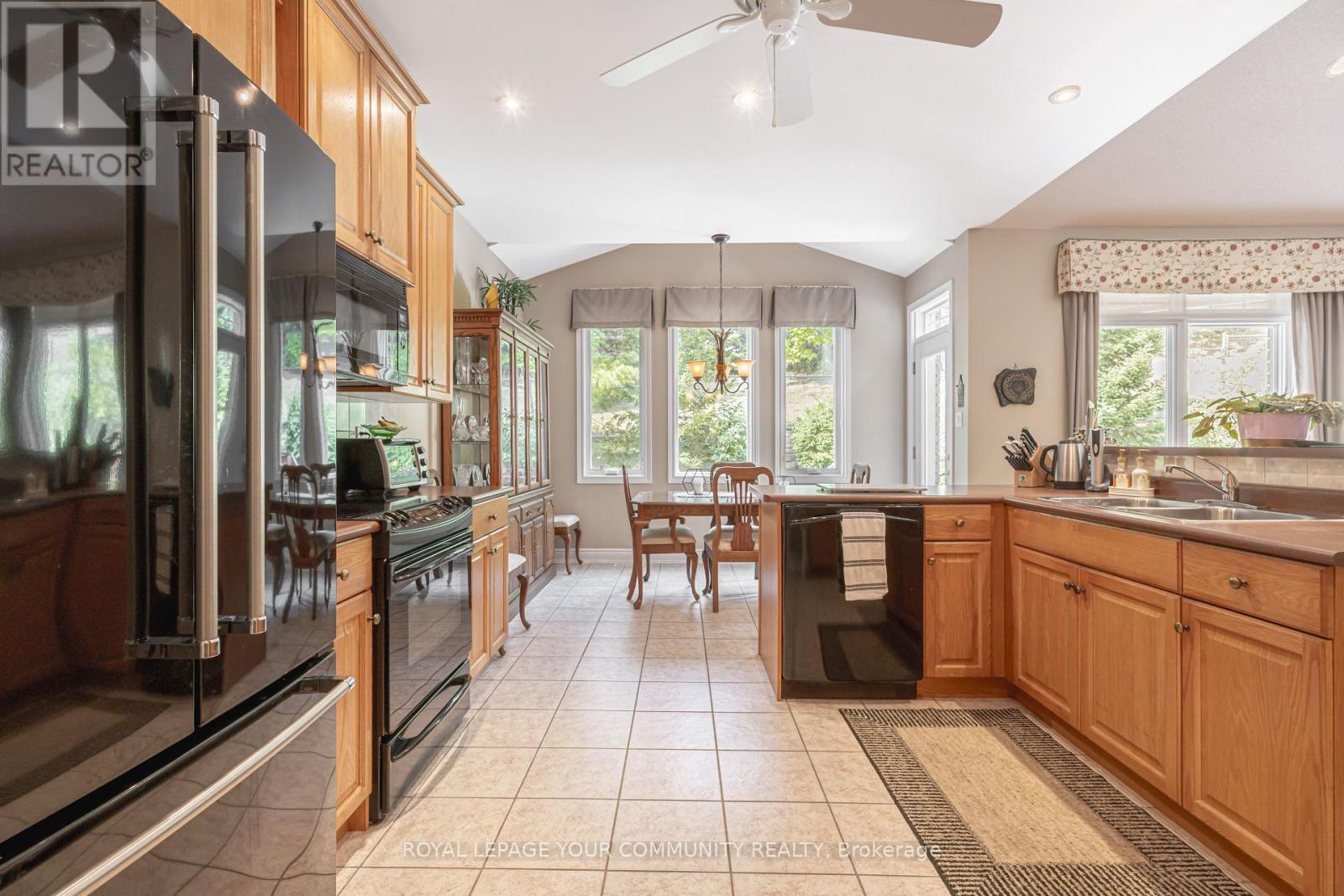 












17 - 50 RENAISSANCE POINT

,
New Tecumseth,




Ontario
L9R2H7

