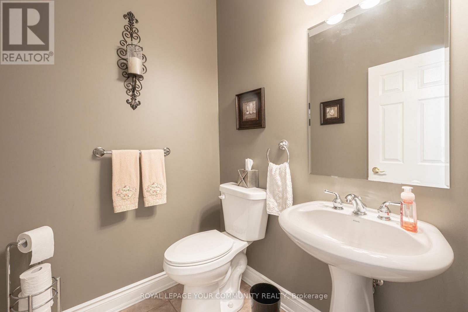 












17 - 50 RENAISSANCE POINT

,
New Tecumseth,




Ontario
L9R2H7

