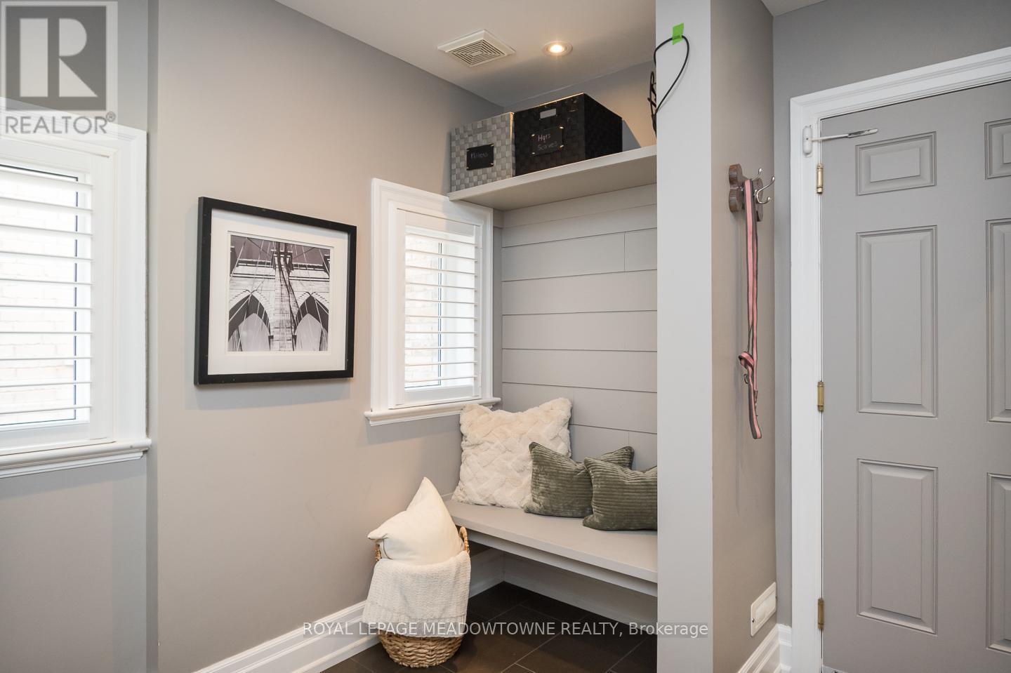 












20 VIEW POINT CIRCLE

,
Halton Hills,




Ontario
L7G6P2

