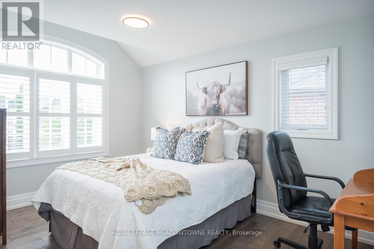 












20 VIEW POINT CIRCLE

,
Halton Hills,




Ontario
L7G6P2

