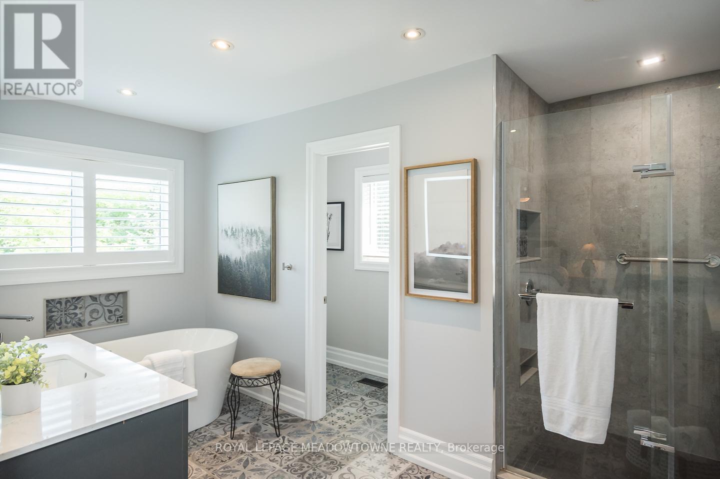 












20 VIEW POINT CIRCLE

,
Halton Hills,




Ontario
L7G6P2

