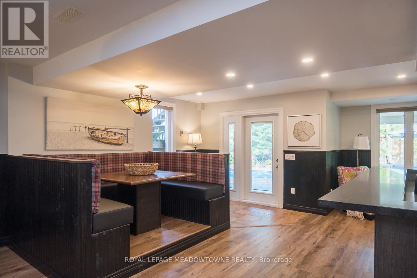 












20 VIEW POINT CIRCLE

,
Halton Hills,




Ontario
L7G6P2

