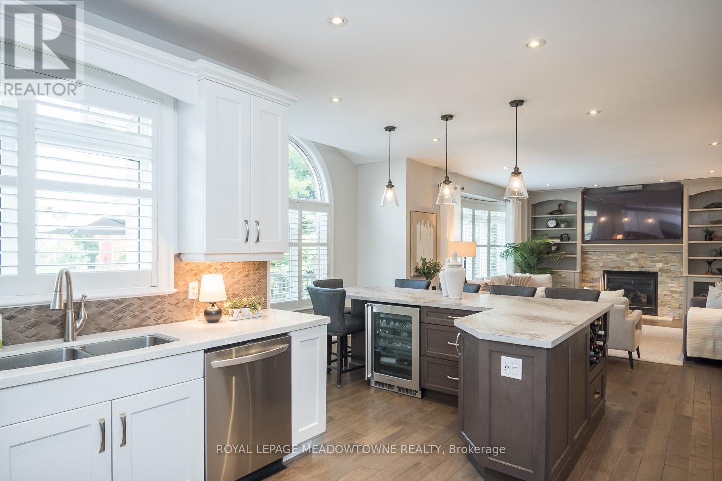 












20 VIEW POINT CIRCLE

,
Halton Hills,




Ontario
L7G6P2

