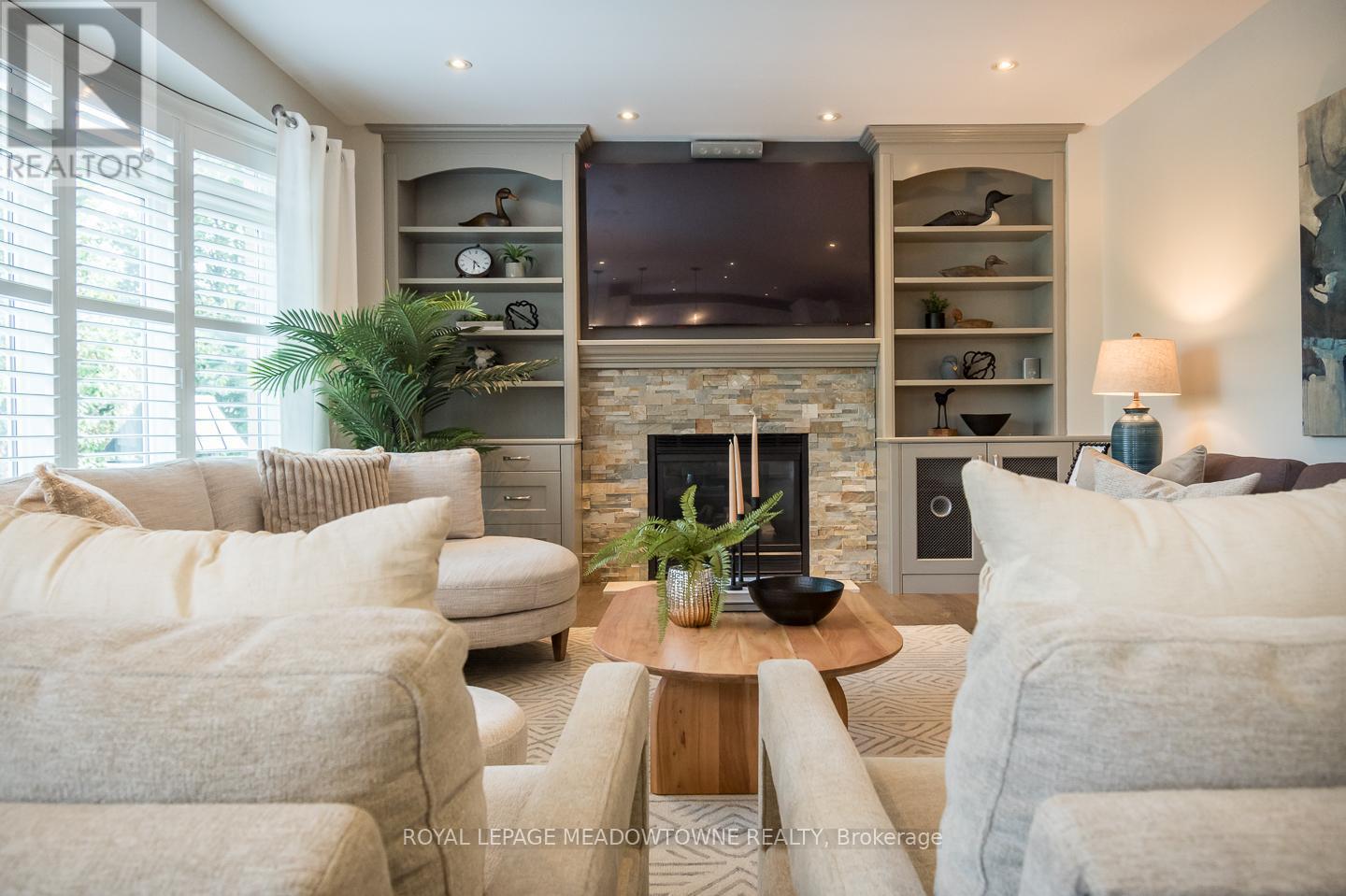 












20 VIEW POINT CIRCLE

,
Halton Hills,




Ontario
L7G6P2

