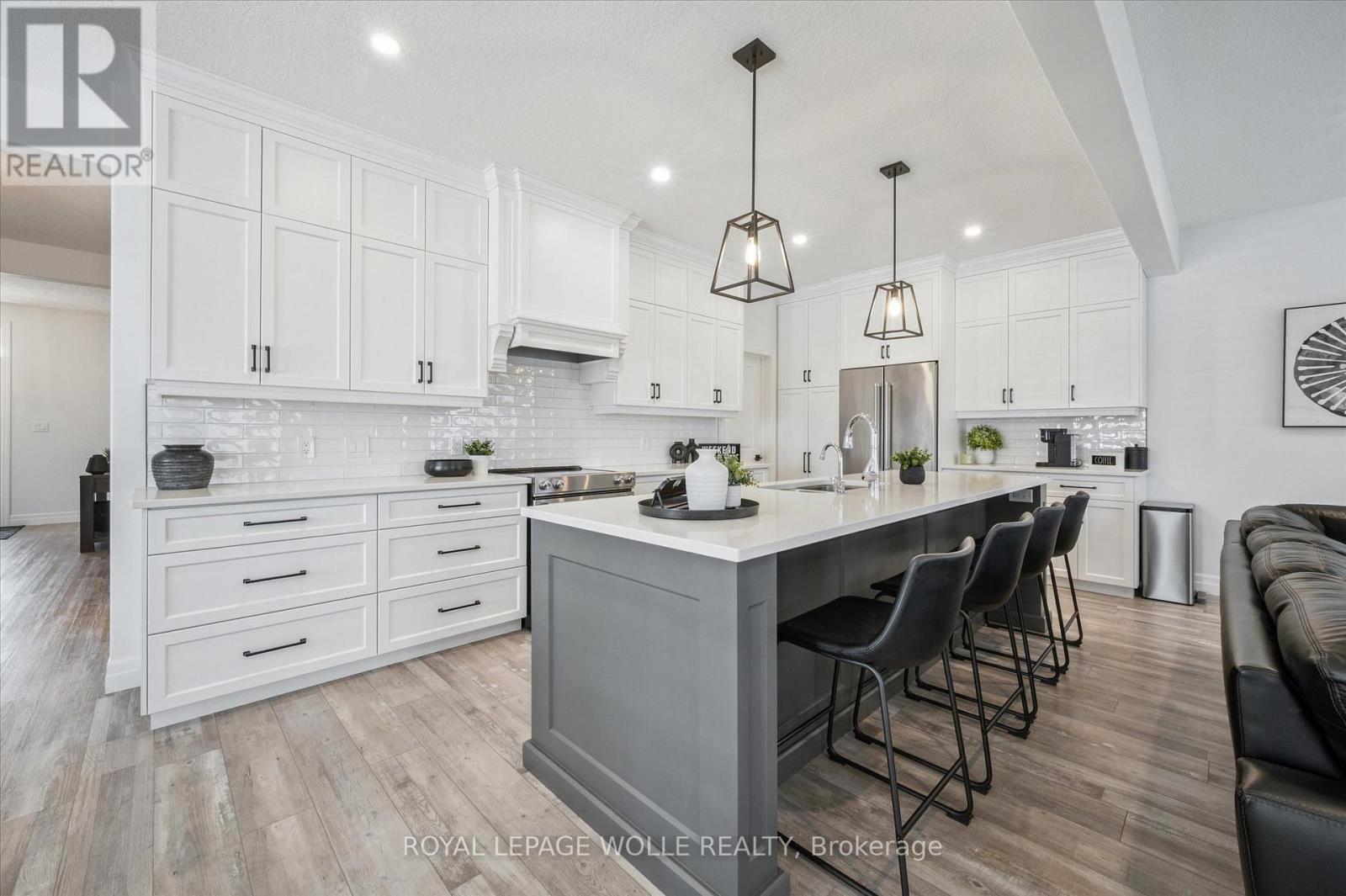 












164 WOODBERRY CRESCENT

,
Woolwich,




Ontario
N3B0E4

