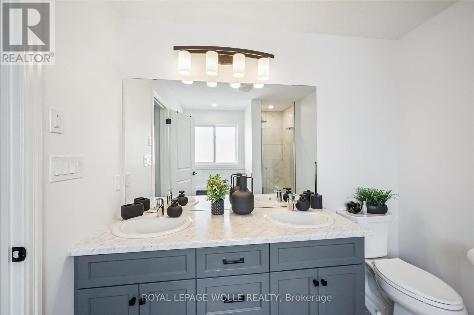 












164 WOODBERRY CRESCENT

,
Woolwich,




Ontario
N3B0E4

