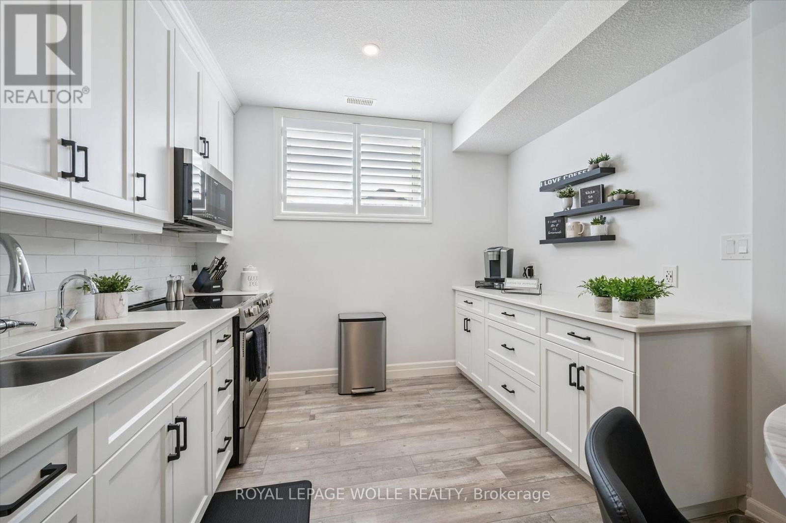 












164 WOODBERRY CRESCENT

,
Woolwich,




Ontario
N3B0E4

