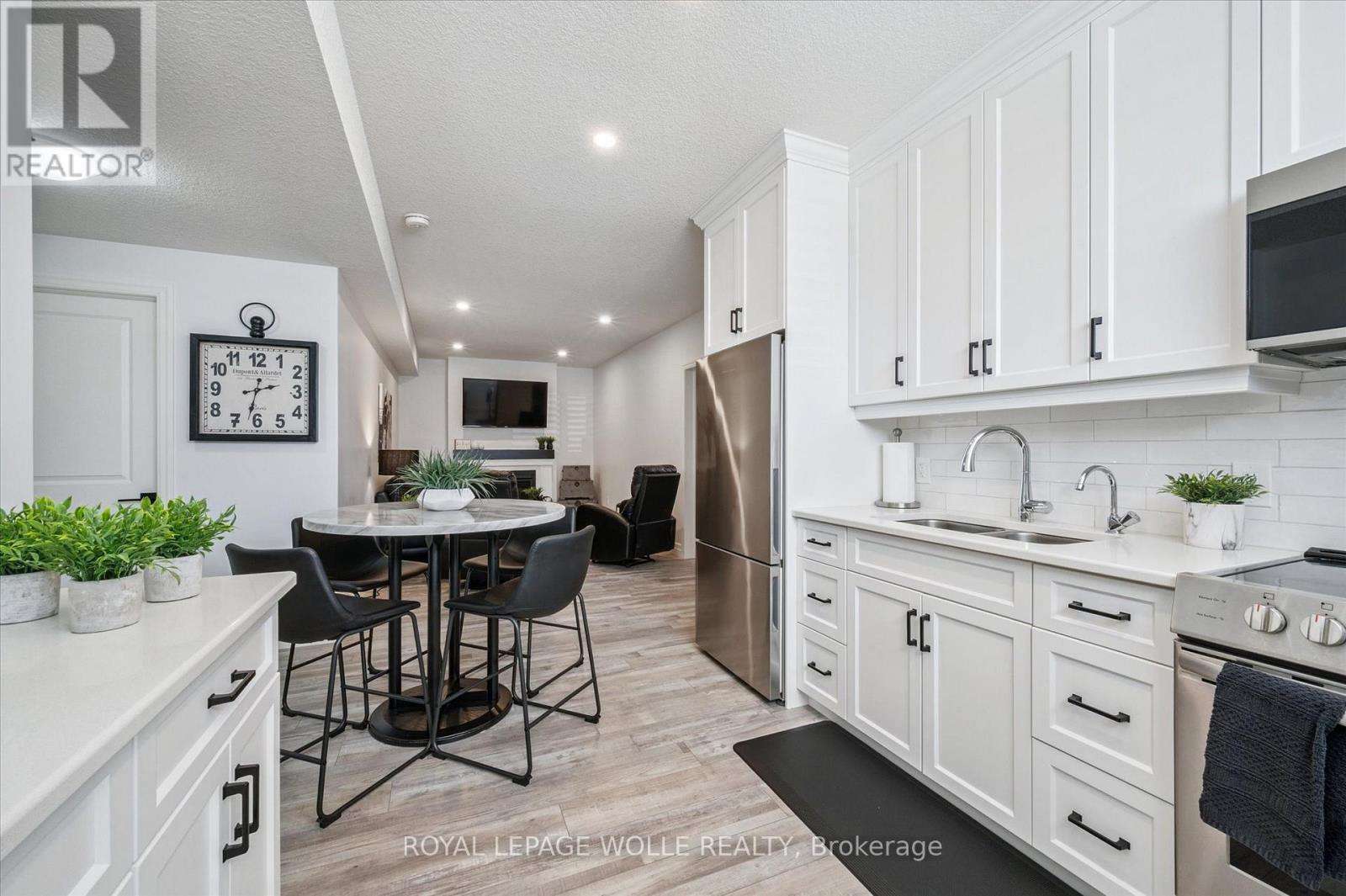 












164 WOODBERRY CRESCENT

,
Woolwich,




Ontario
N3B0E4

