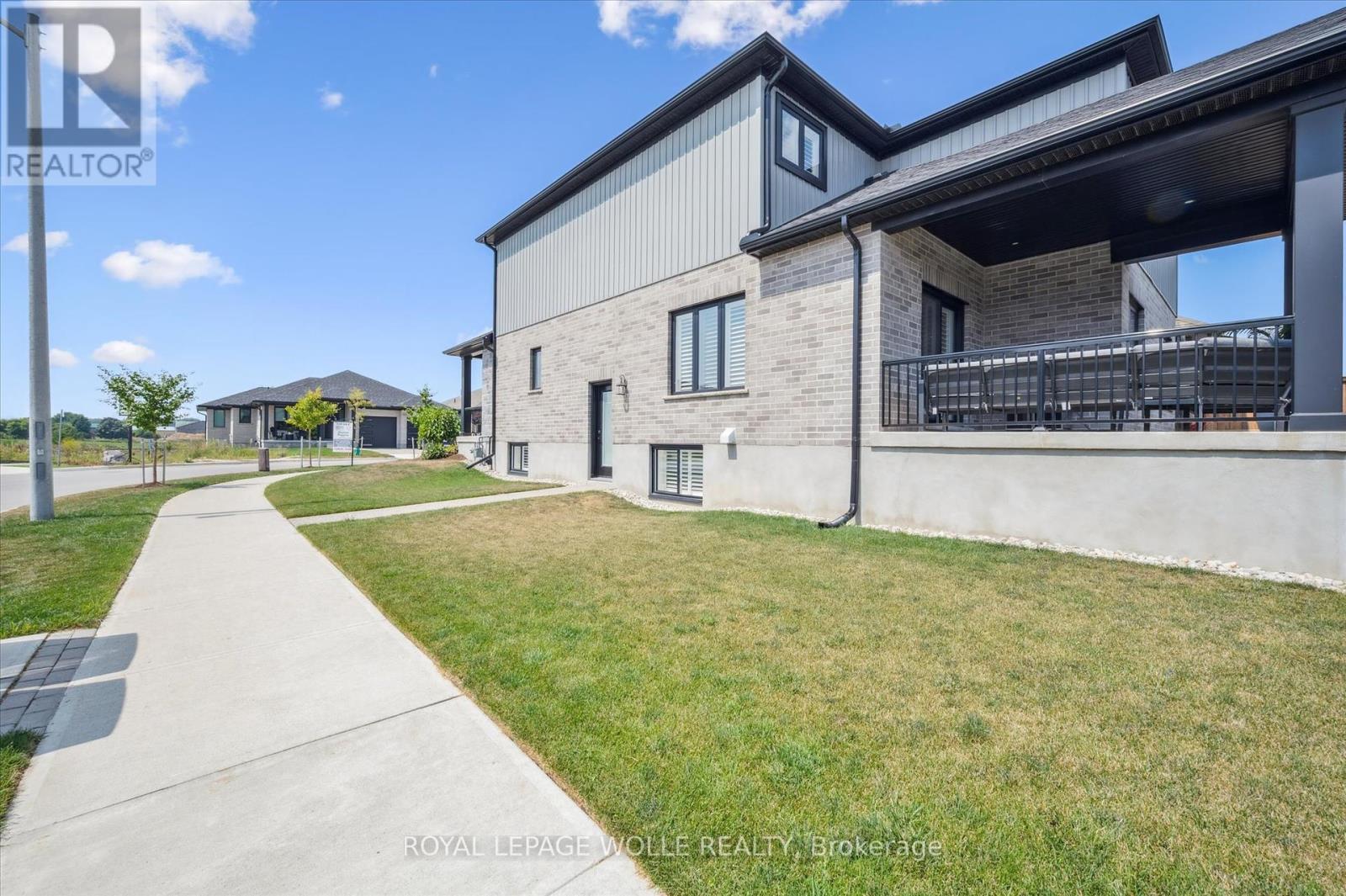 












164 WOODBERRY CRESCENT

,
Woolwich,




Ontario
N3B0E4


