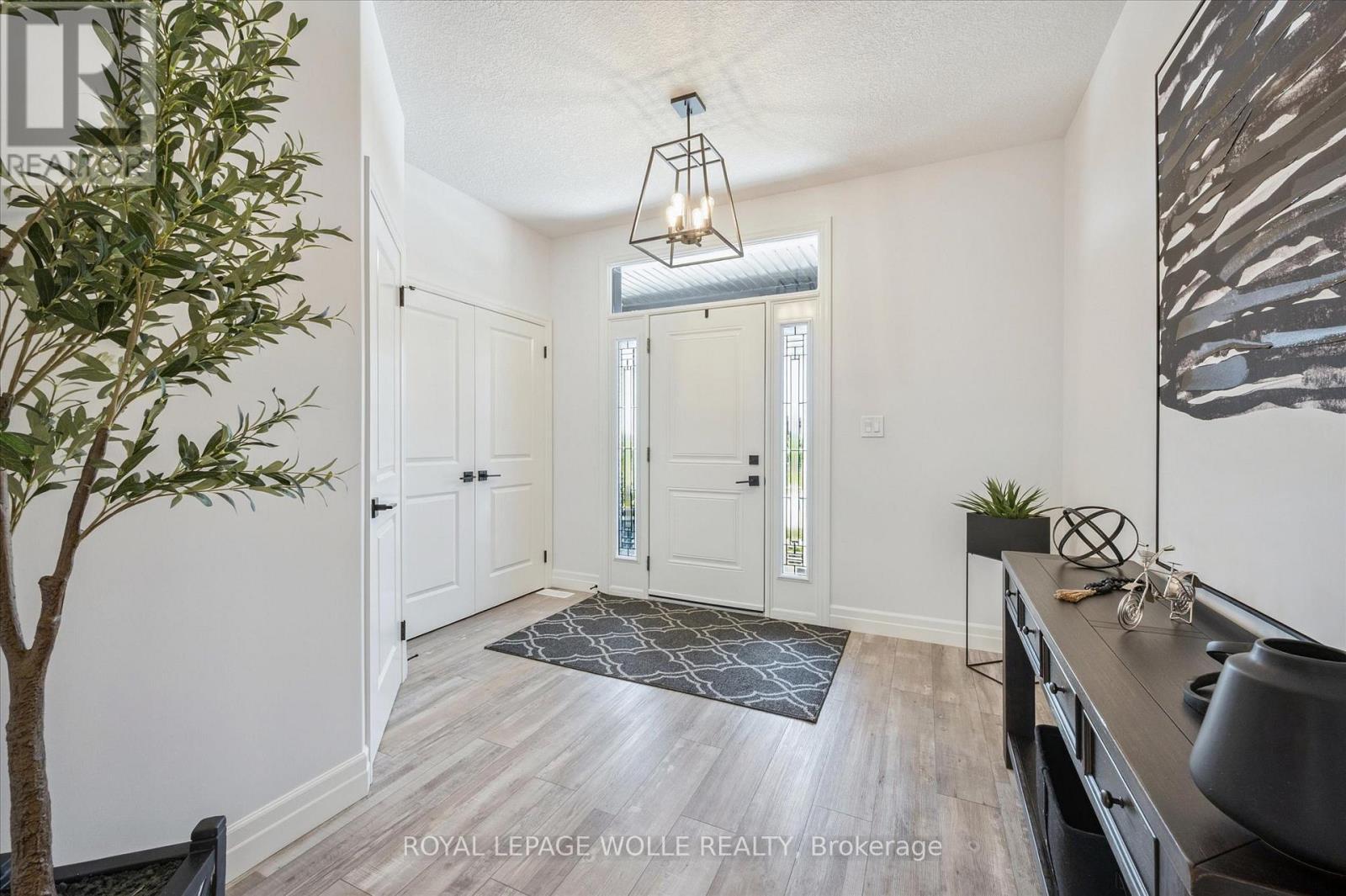 












164 WOODBERRY CRESCENT

,
Woolwich,




Ontario
N3B0E4

