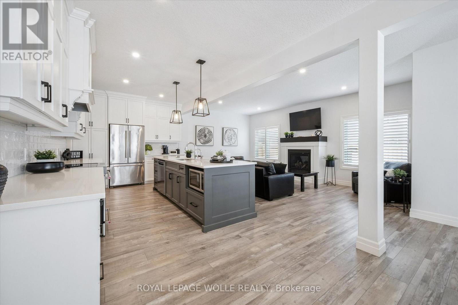 












164 WOODBERRY CRESCENT

,
Woolwich,




Ontario
N3B0E4


